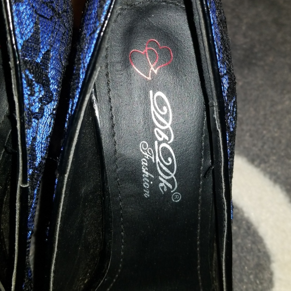 Heels - Picture 5 of 5